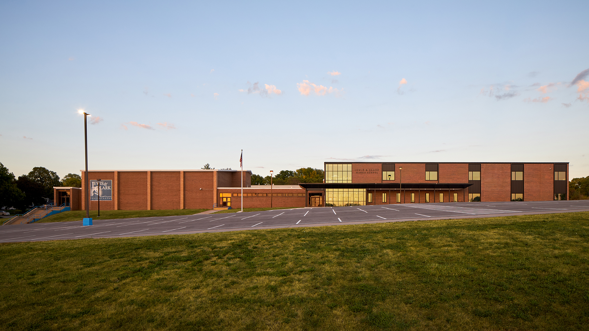 Lewis and Clark Middle School - Alley Poyner Macchietto Architecture